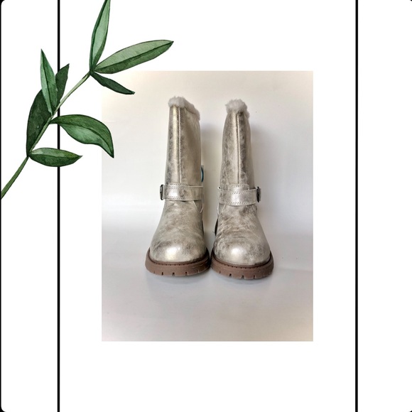 Carter's Other - Gold Carter’s June 2 Buckle Boots Size: 1 youth